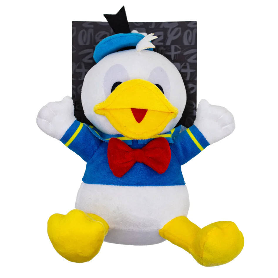 Buckle Down - Donald Duck Sitting Pose